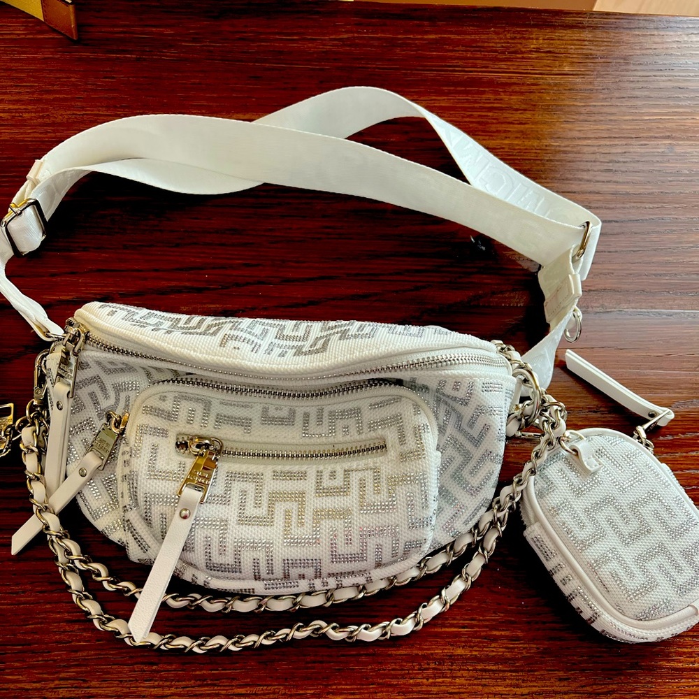 Steve Madden multi purpose belt bag. White/silver. Never been used. Retail: $99